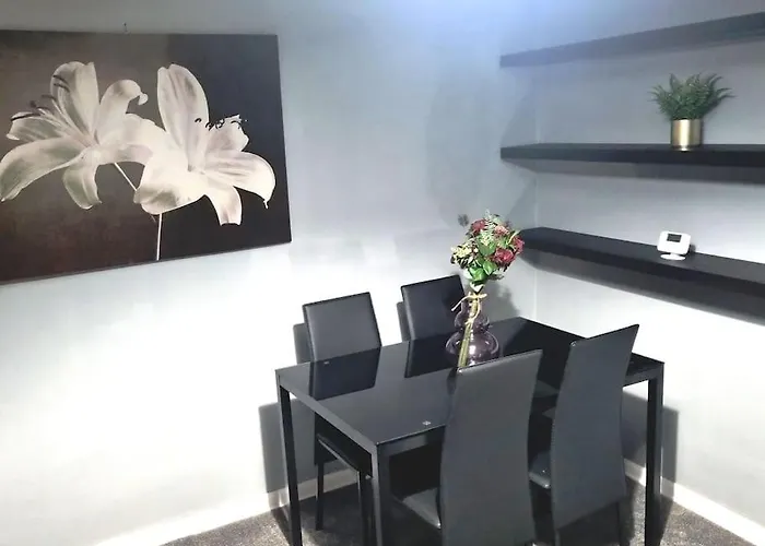 Comfy 1St Floor Flat, Sleeps 4