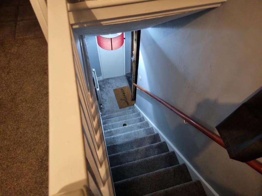 Apartment Comfy 1st Floor Flat, Sleeps 4 *